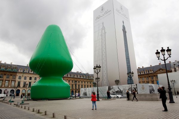 Paris Christmas tree, Paul McCarthy 