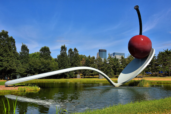 Claes Oldenburg, Spoonbridge and cherry, 1988, sculpture
