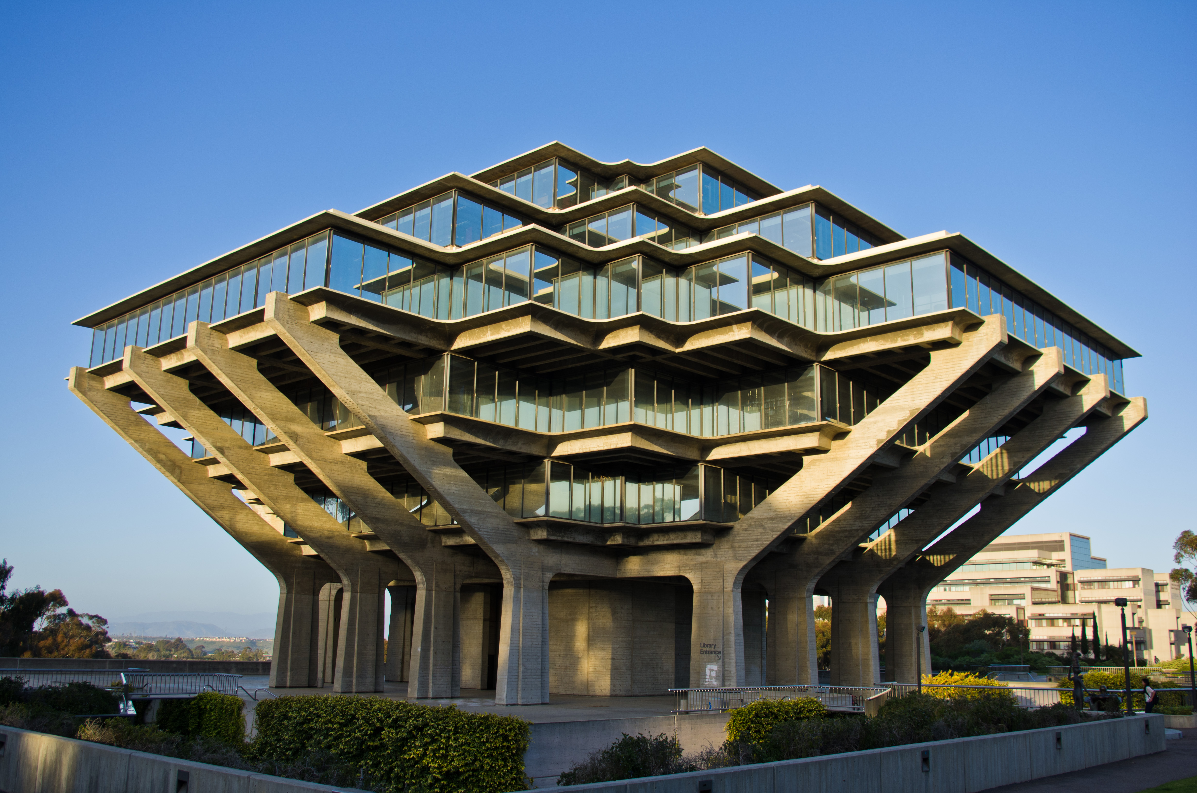 Brutalist Architecture: 5 Examples of Emblematic Buildings