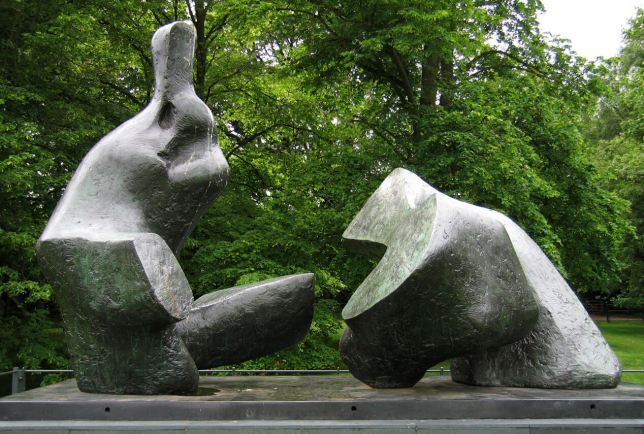 henry moore two piece reclining figure 