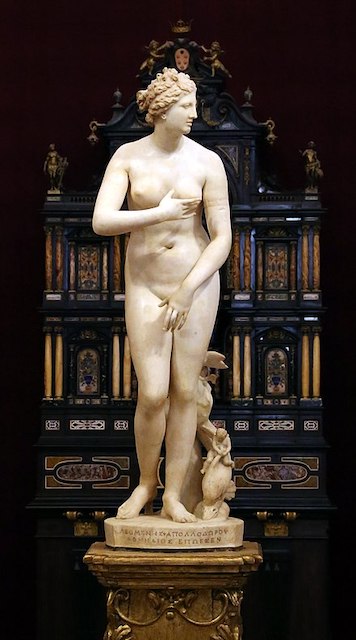 The marble sculpture of Venus de' Medici
